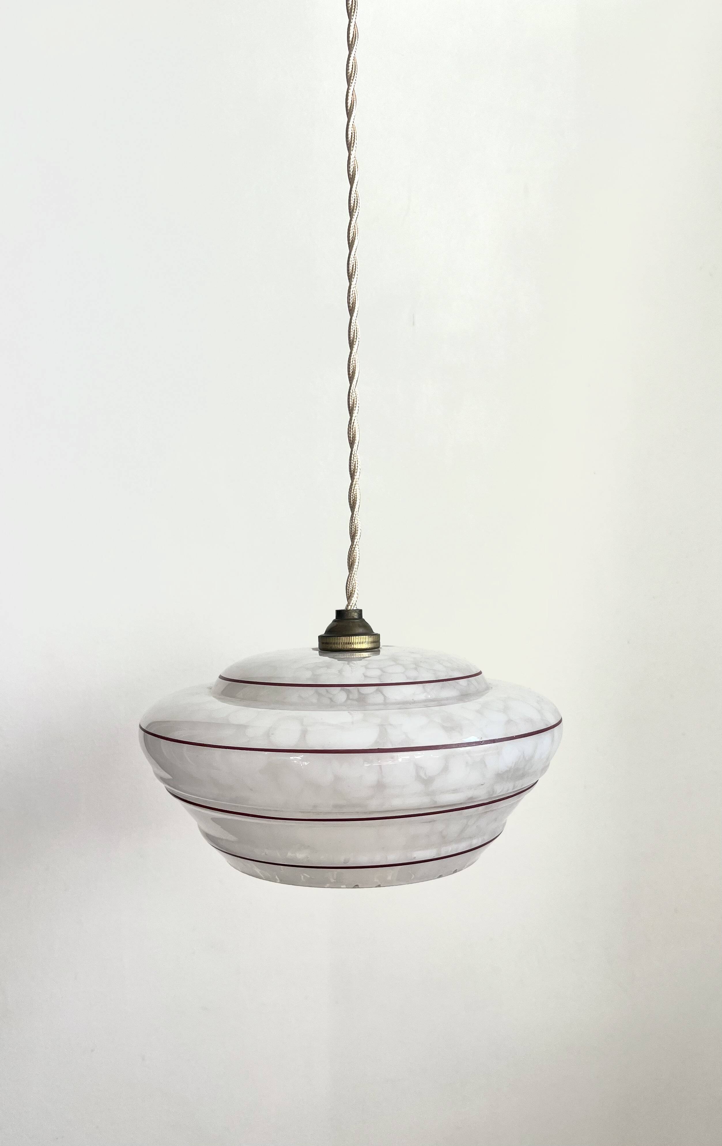 Petite suspension verre Clichy blanc liseré rouge