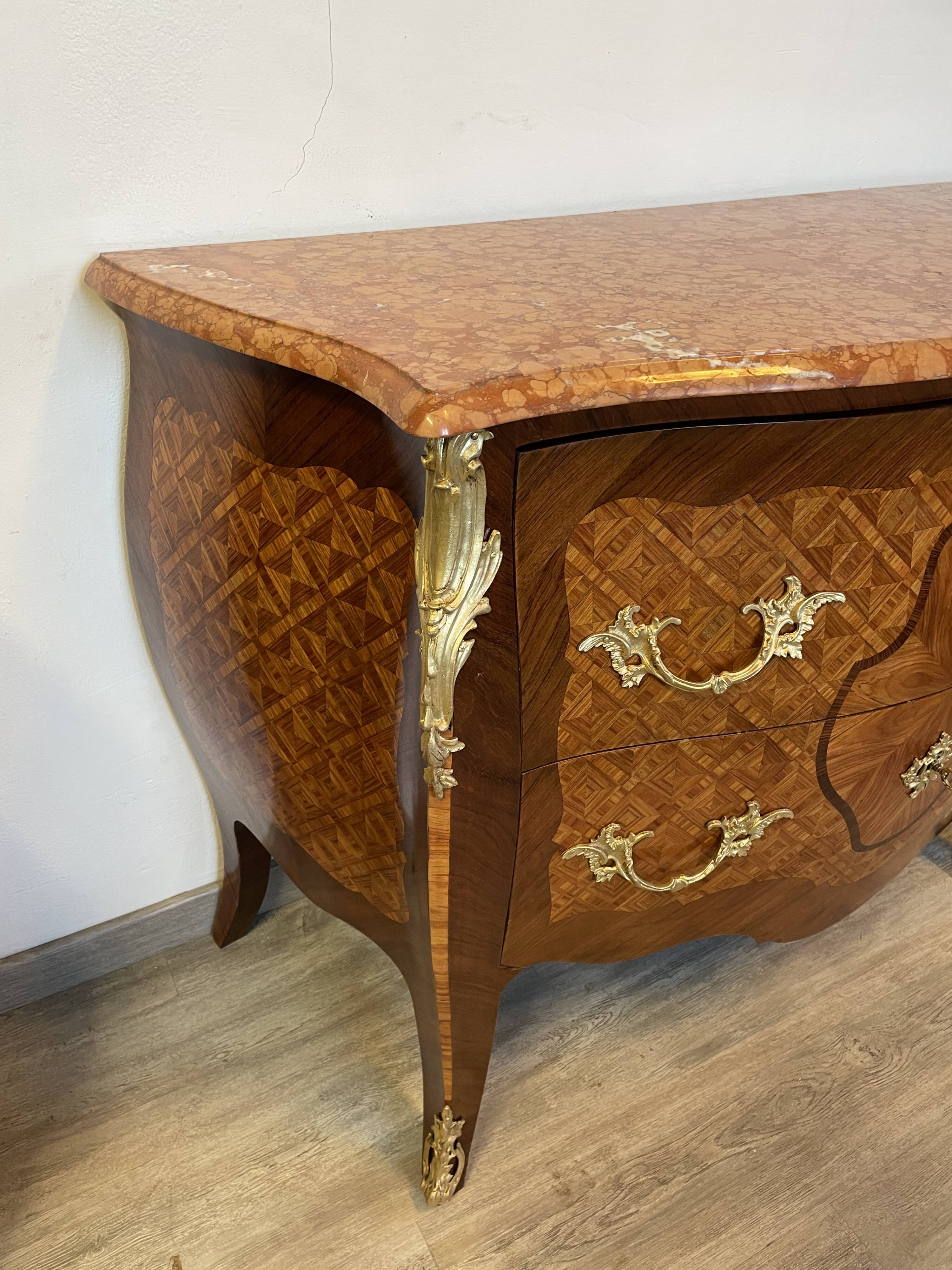 Louis XV chest of drawers in rosewood