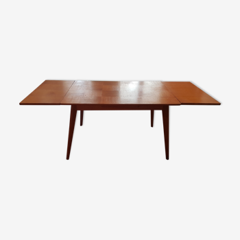 Scandinavian extension table