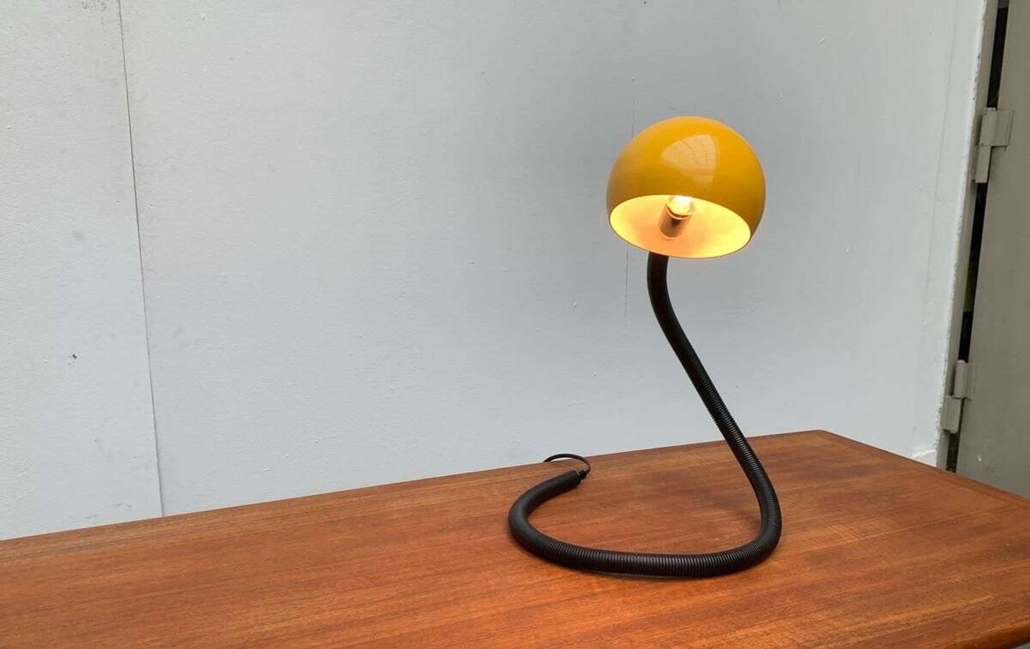 Vintage cobra snake table lamp