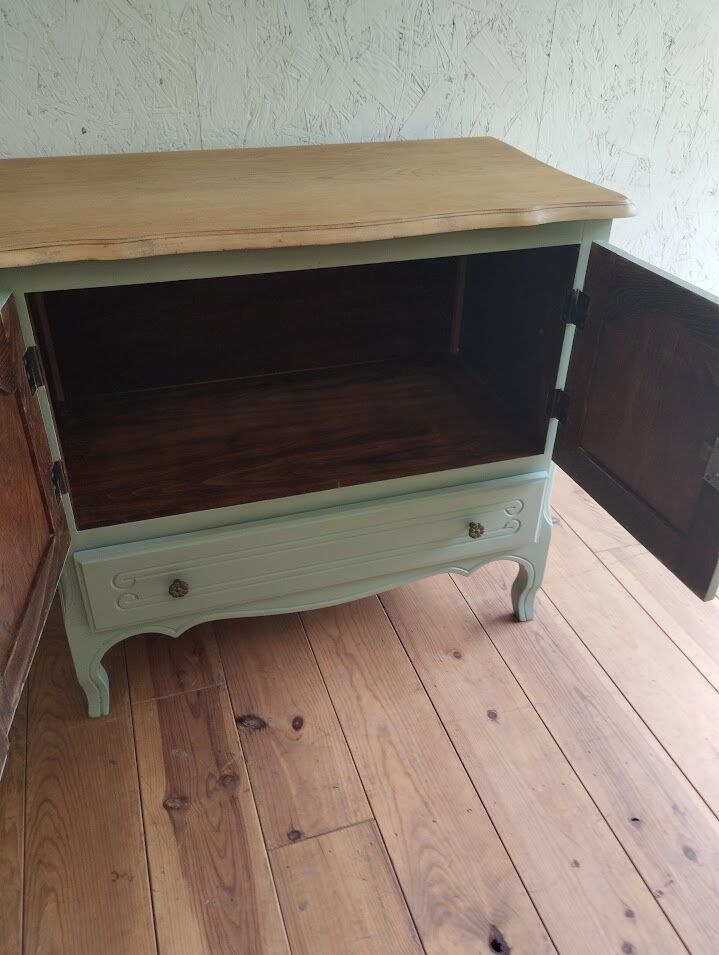 Occasional furniture