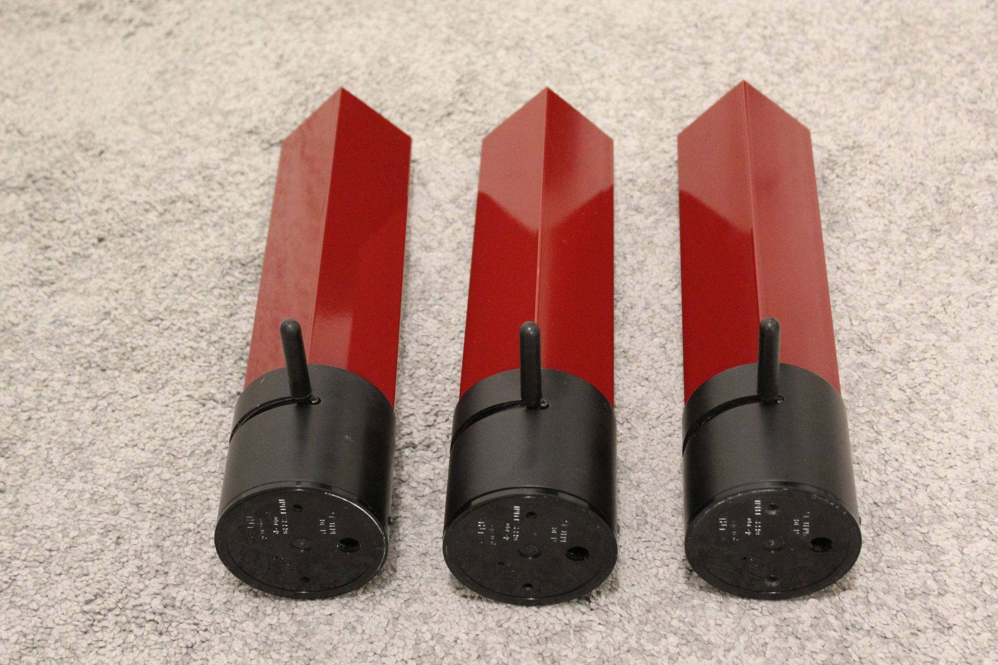 Tritico wall lamp Caltha designer Gianfranco Frattini lacquered in burgundy color, Italy 80's