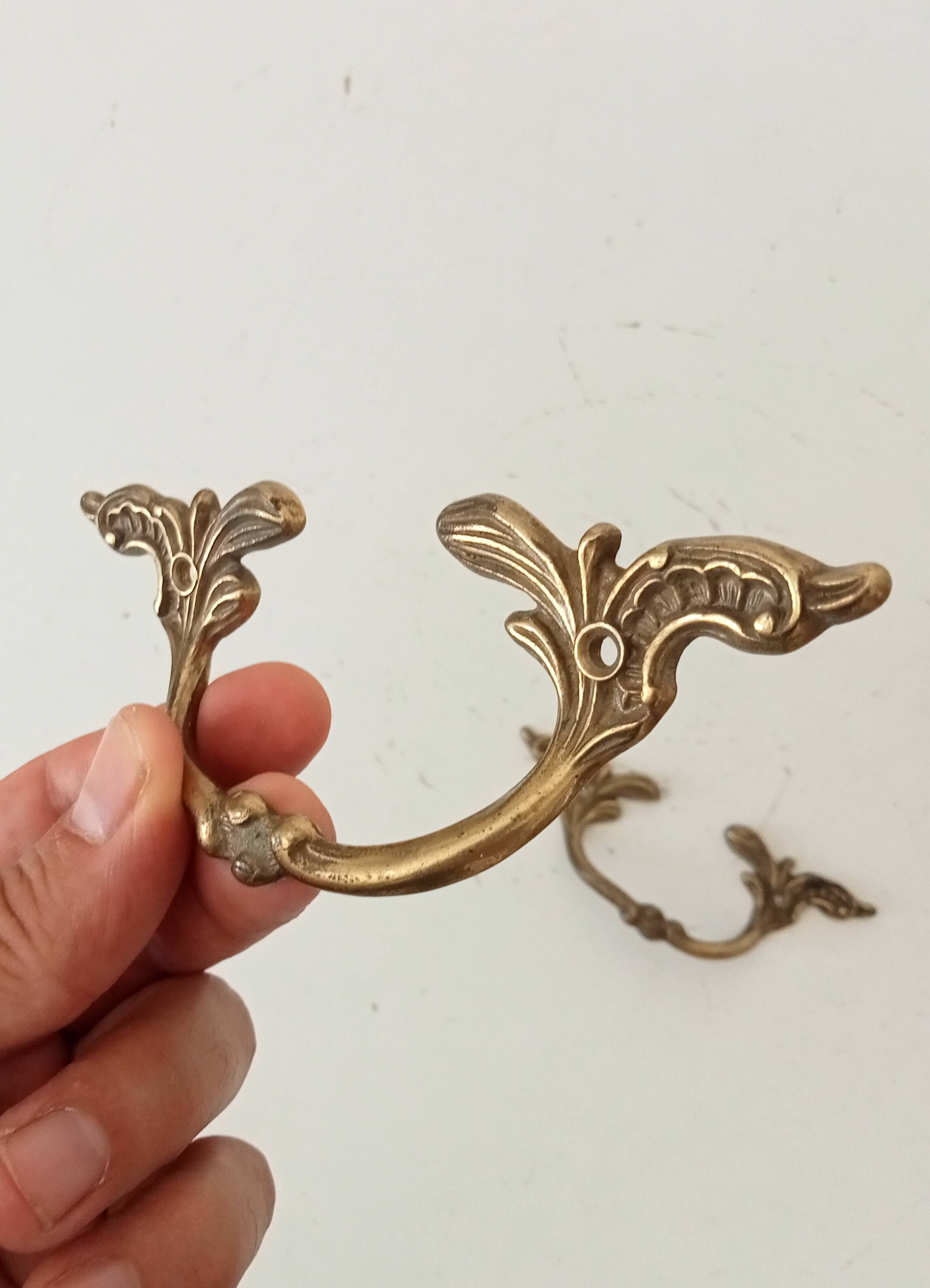 Poignée tiroir de meuble ancien en bronze doré