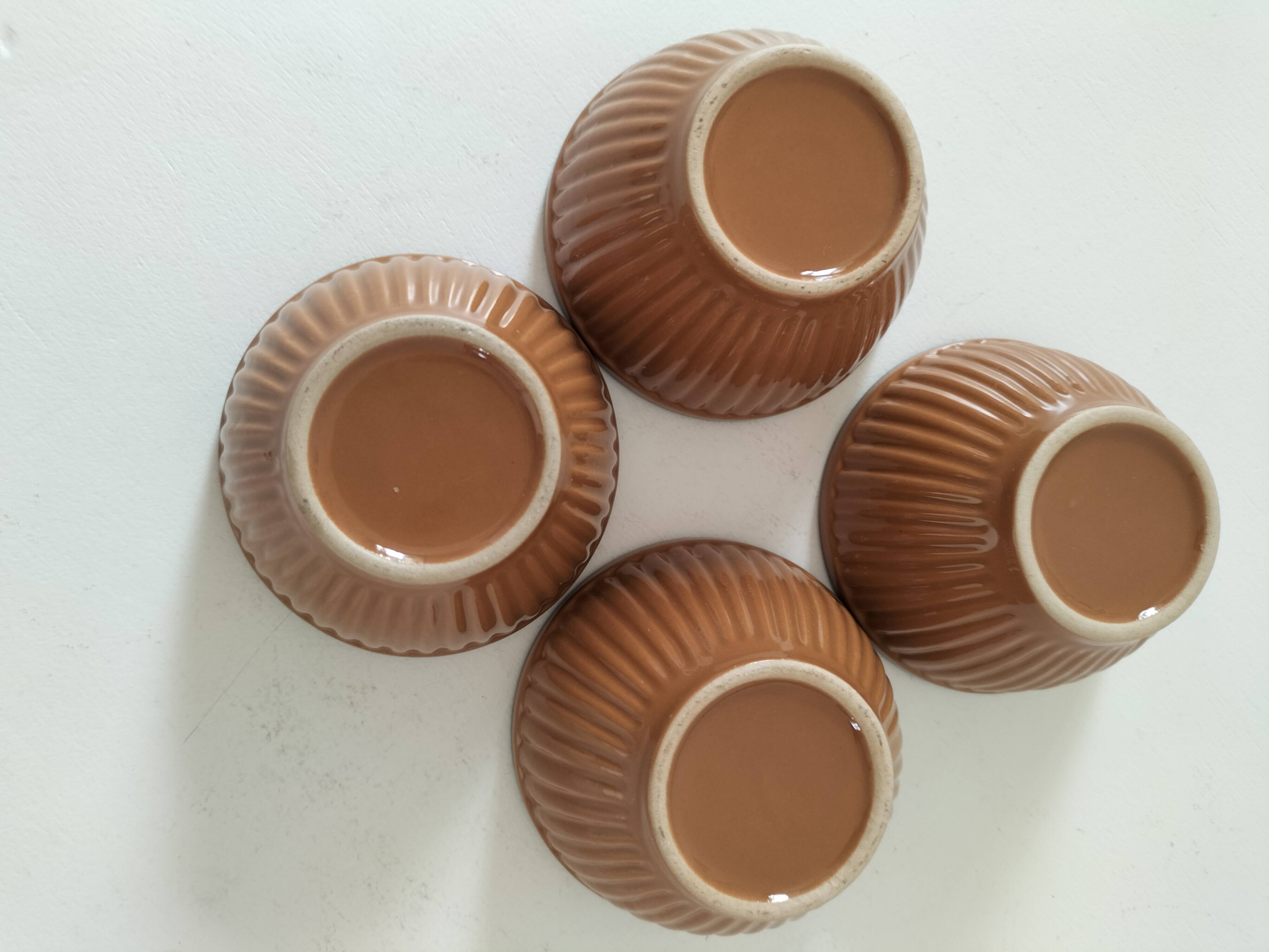 4 petits bols vintage en grès brun et liseré noir