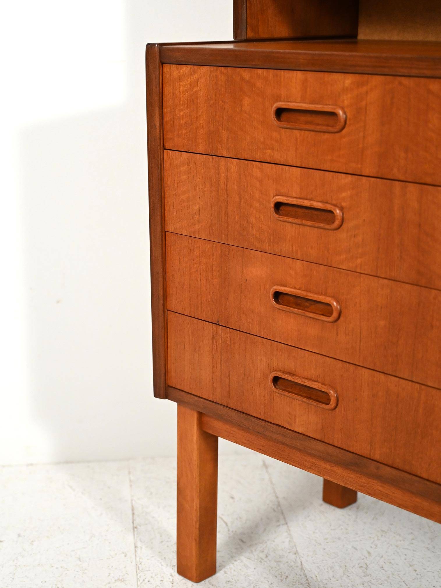 Small Scandinavian teak bookcase, 1960s