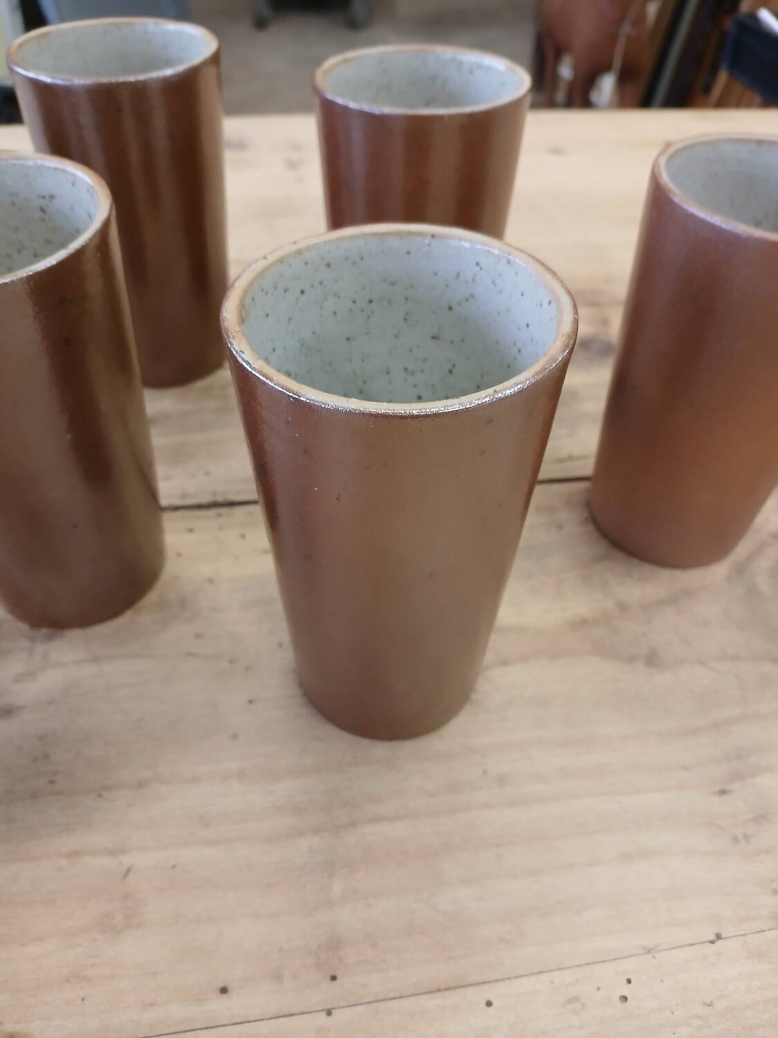 8 glazed stoneware mugs/cups