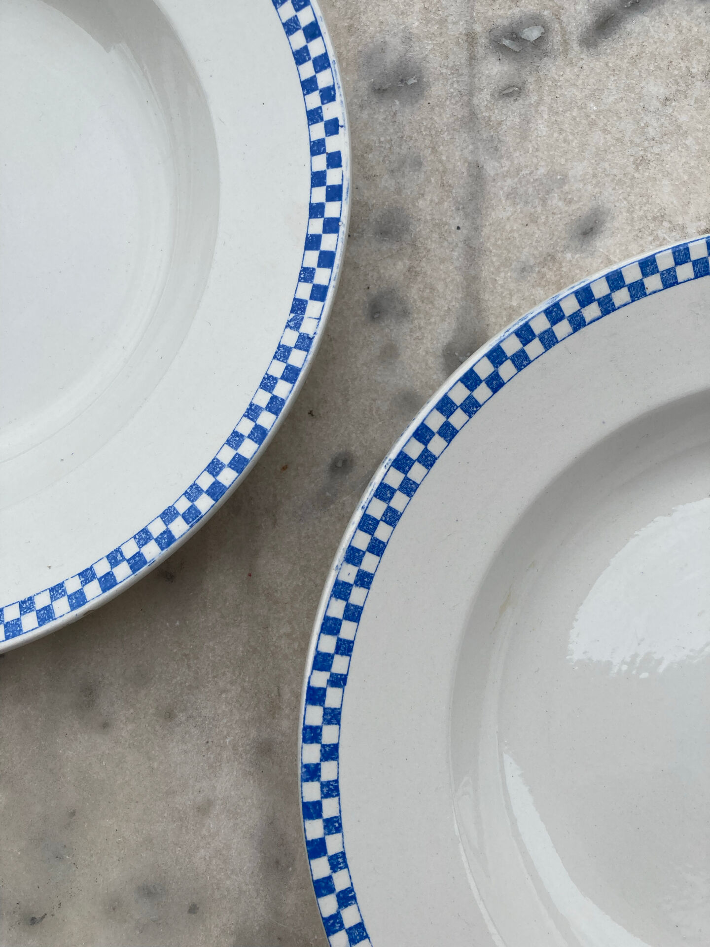 Opaque blue checkered plates Sarreguemines