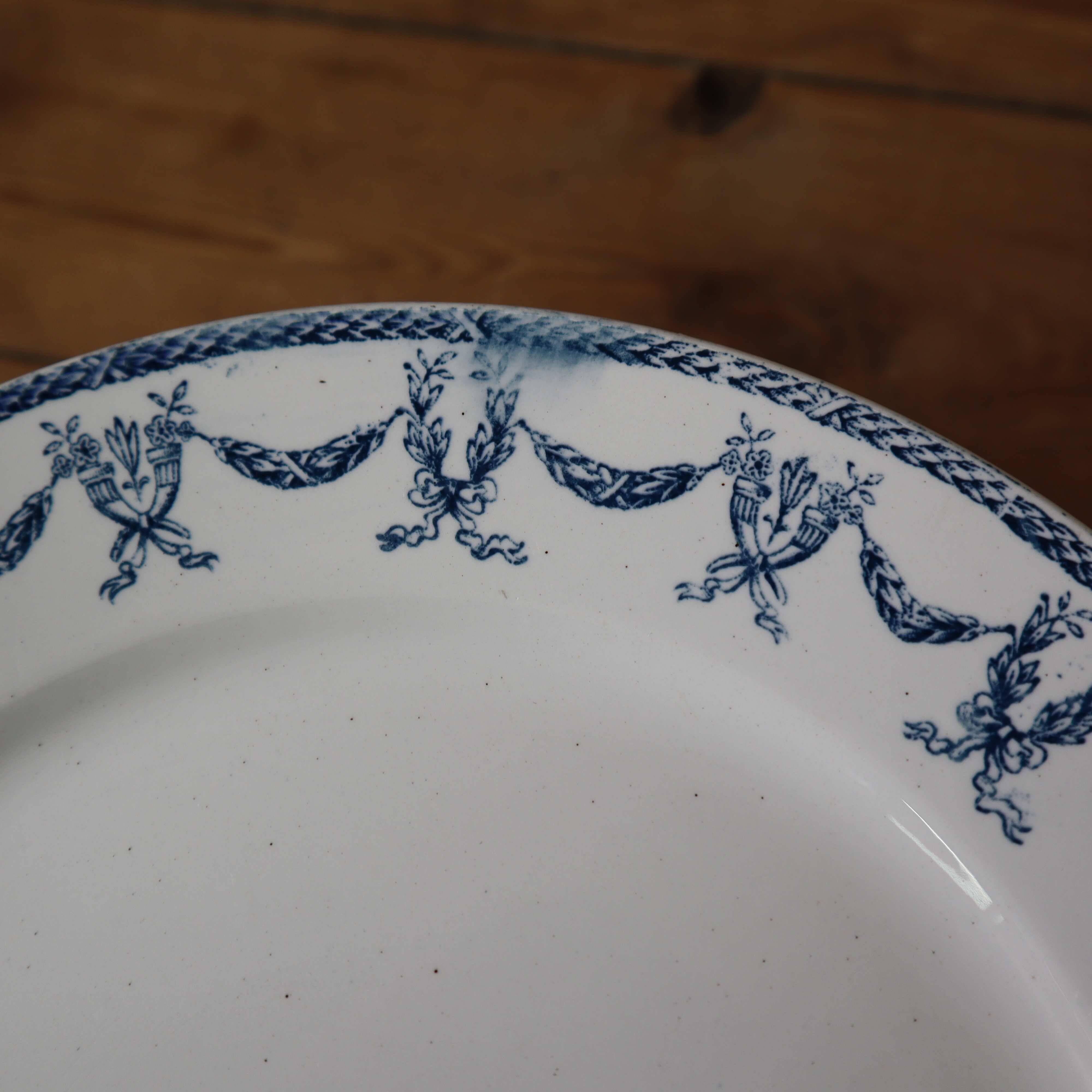 Set of 8 flat ironstone plates "Les Termes" Sarreguemines and Digoin