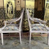 Paire de fauteuils cabriolets de style Louis XVI