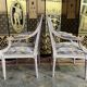 Paire de fauteuils cabriolets de style Louis XVI