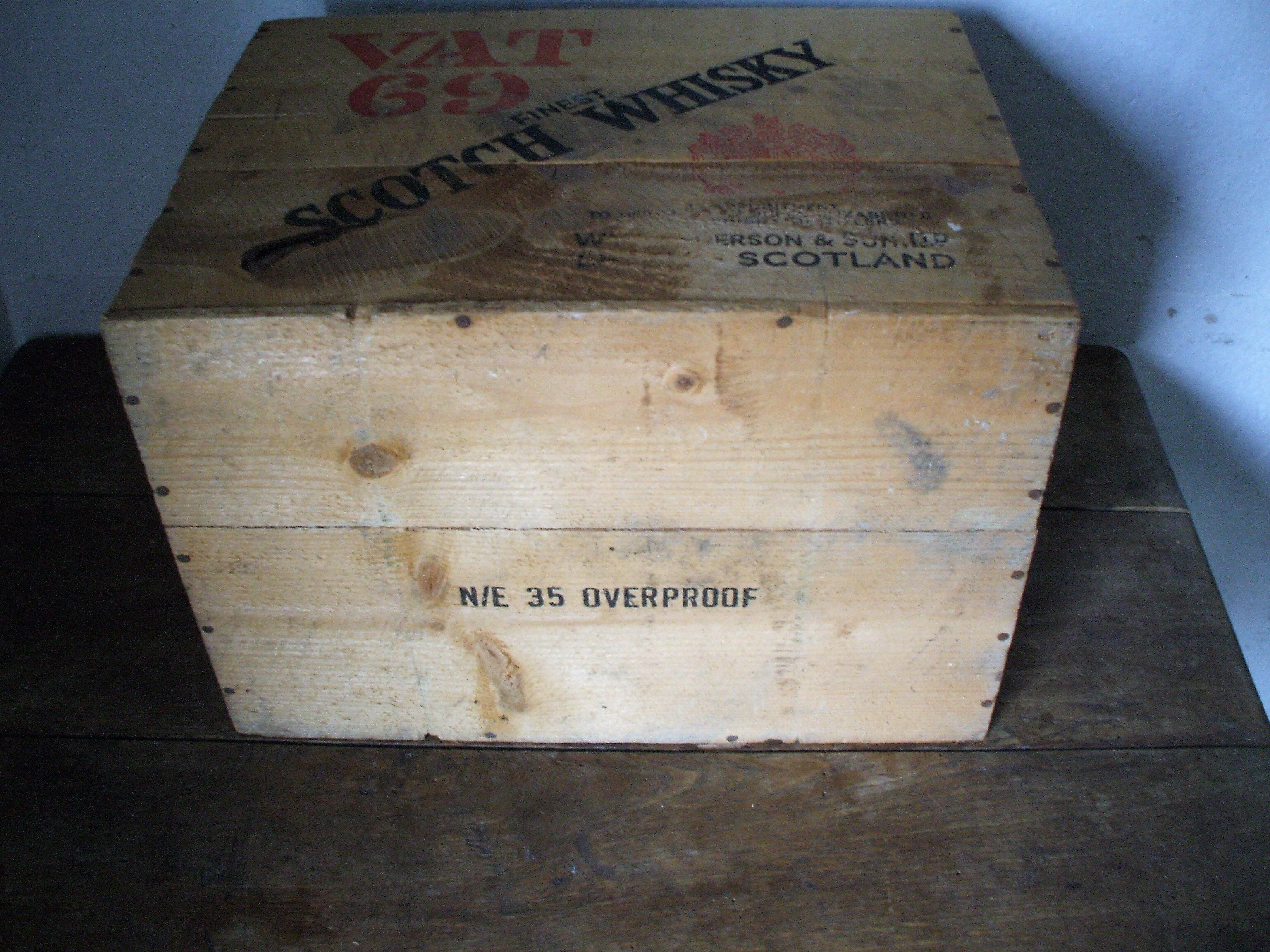 VAT 69 whisky wooden box