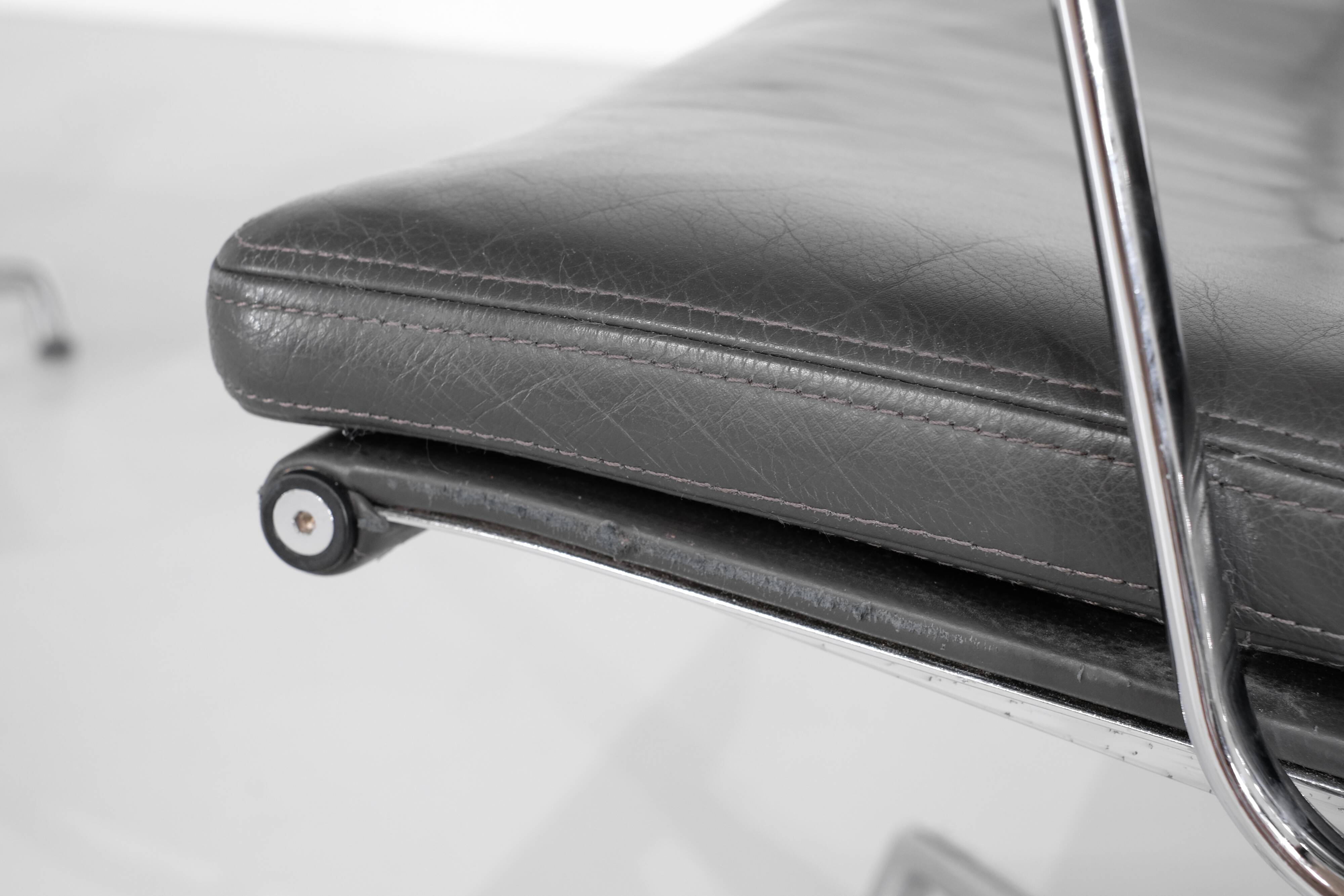 Fauteuil Soft Pad Chaise "EA 208" Charles Ray Eames, USA 1969.