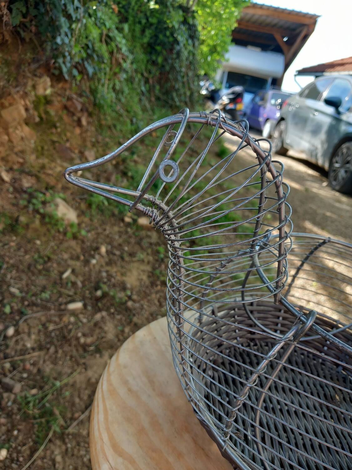 Chicken shaped egg basket