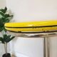 Table de bar jaune vintage : table basse haute chromée, années 1970