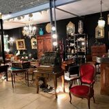 Cluster chandelier with glass bulbs