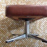 Low swivel stool