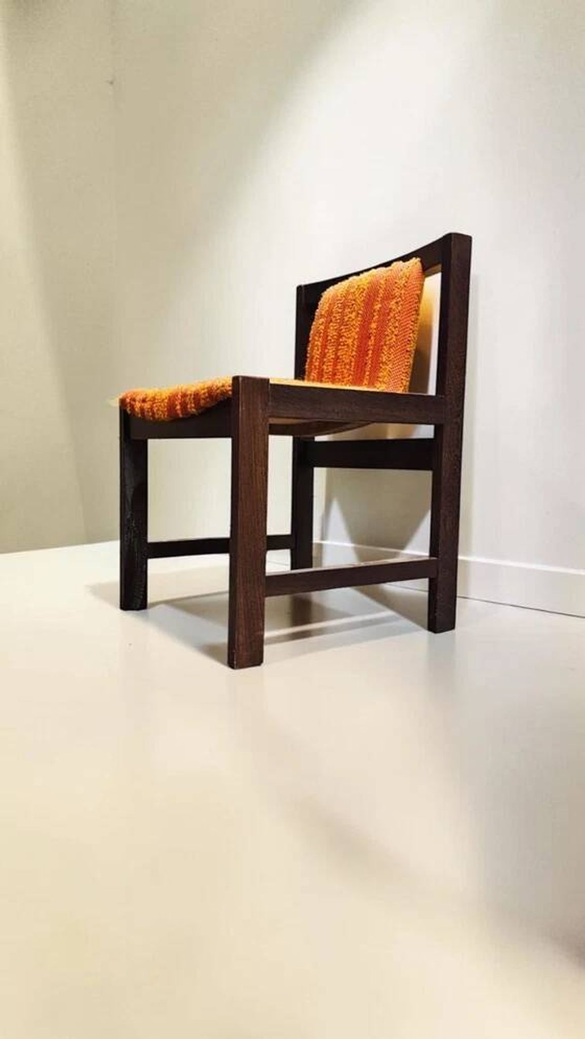 Dining Set from the Mid-20th Century – Table with 6 Chairs (1970s)