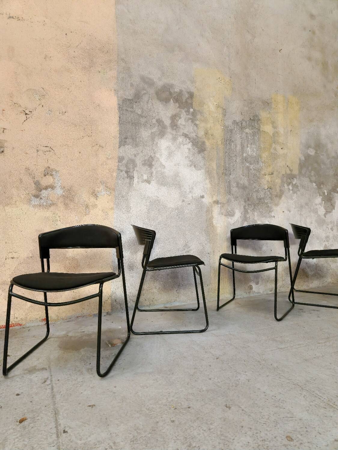 5 chaises Assisa - Paolo Favaretto