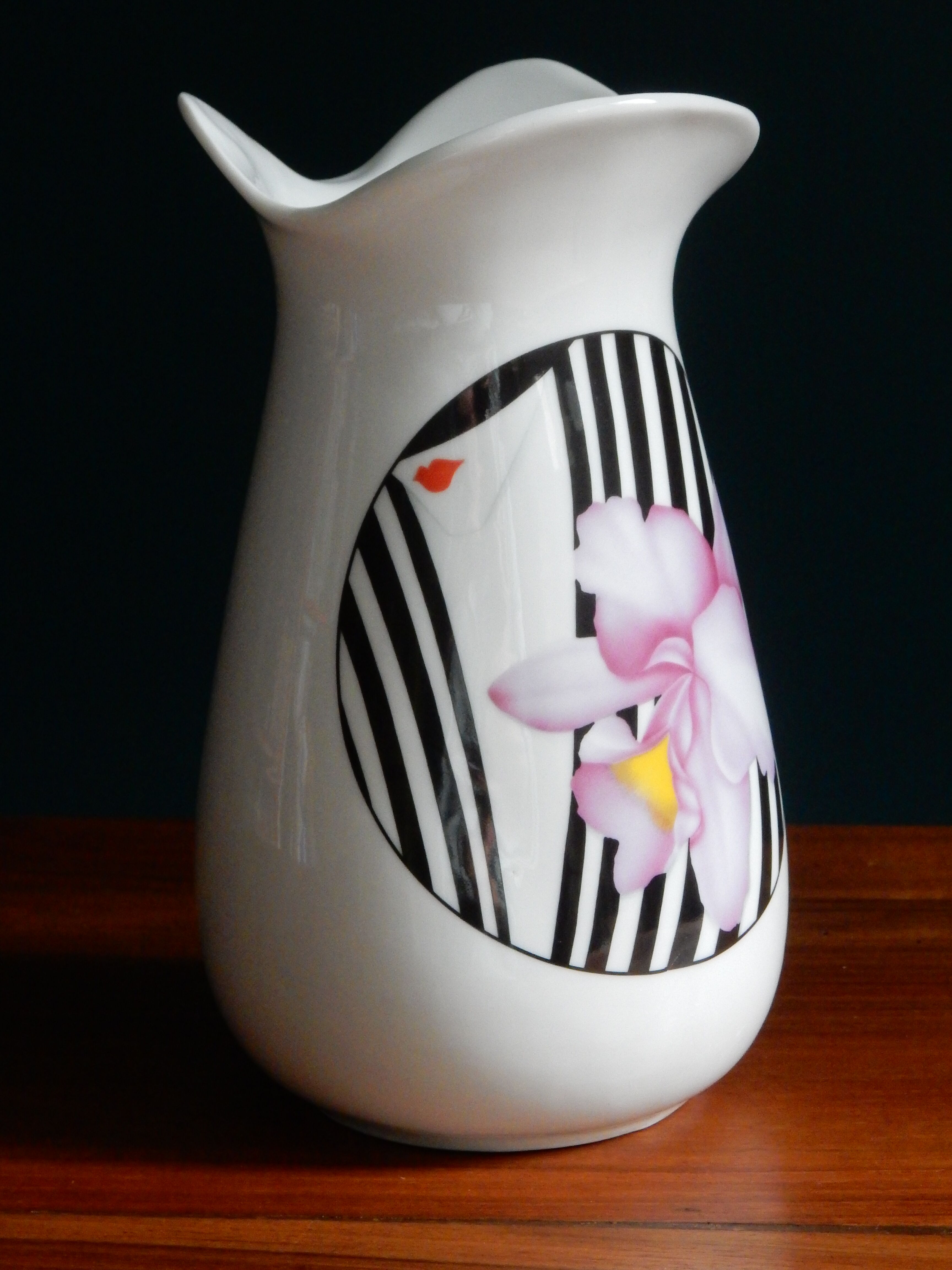 Roberto Tortoli vase from the 80s