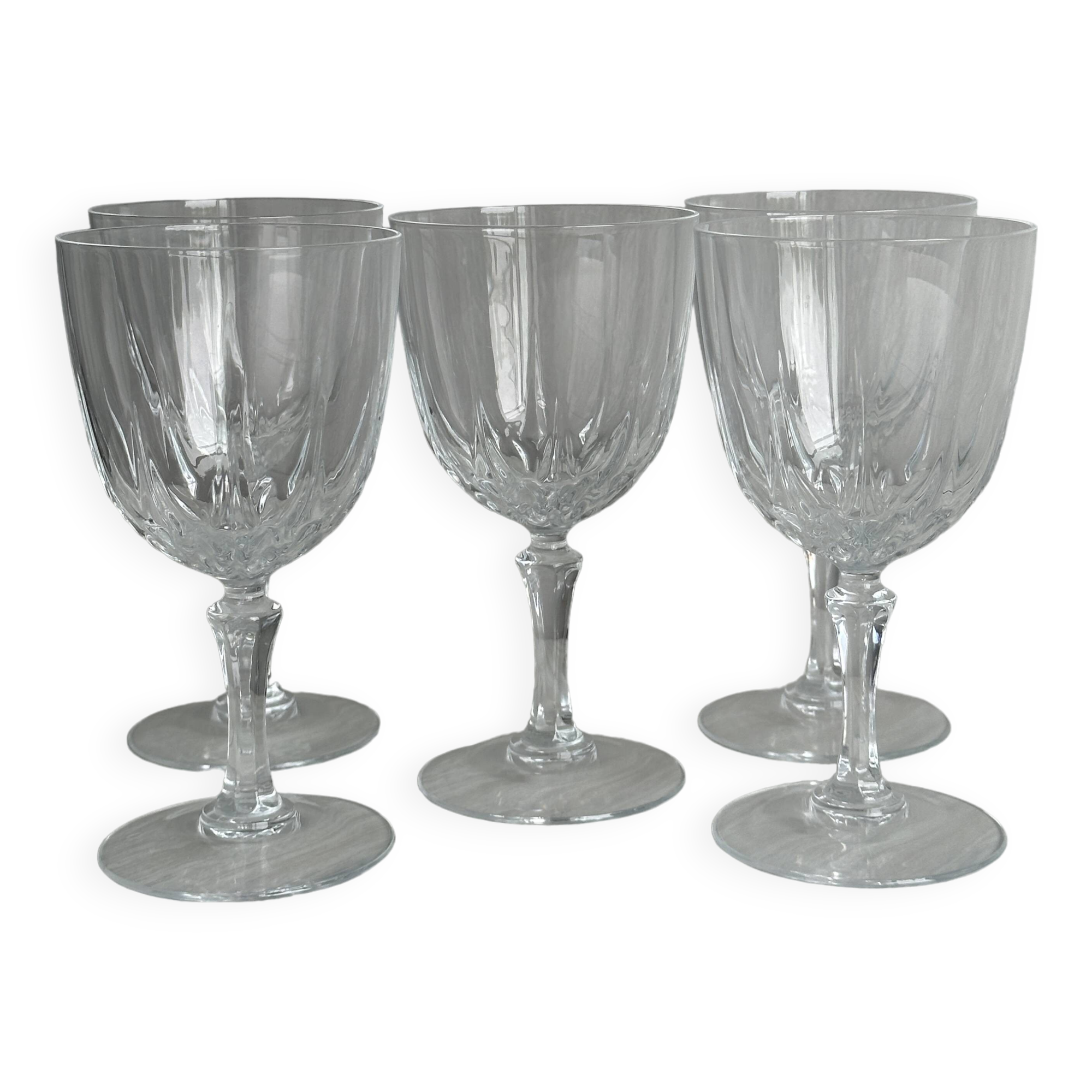 5 grands verres à vin / eau en cristal.