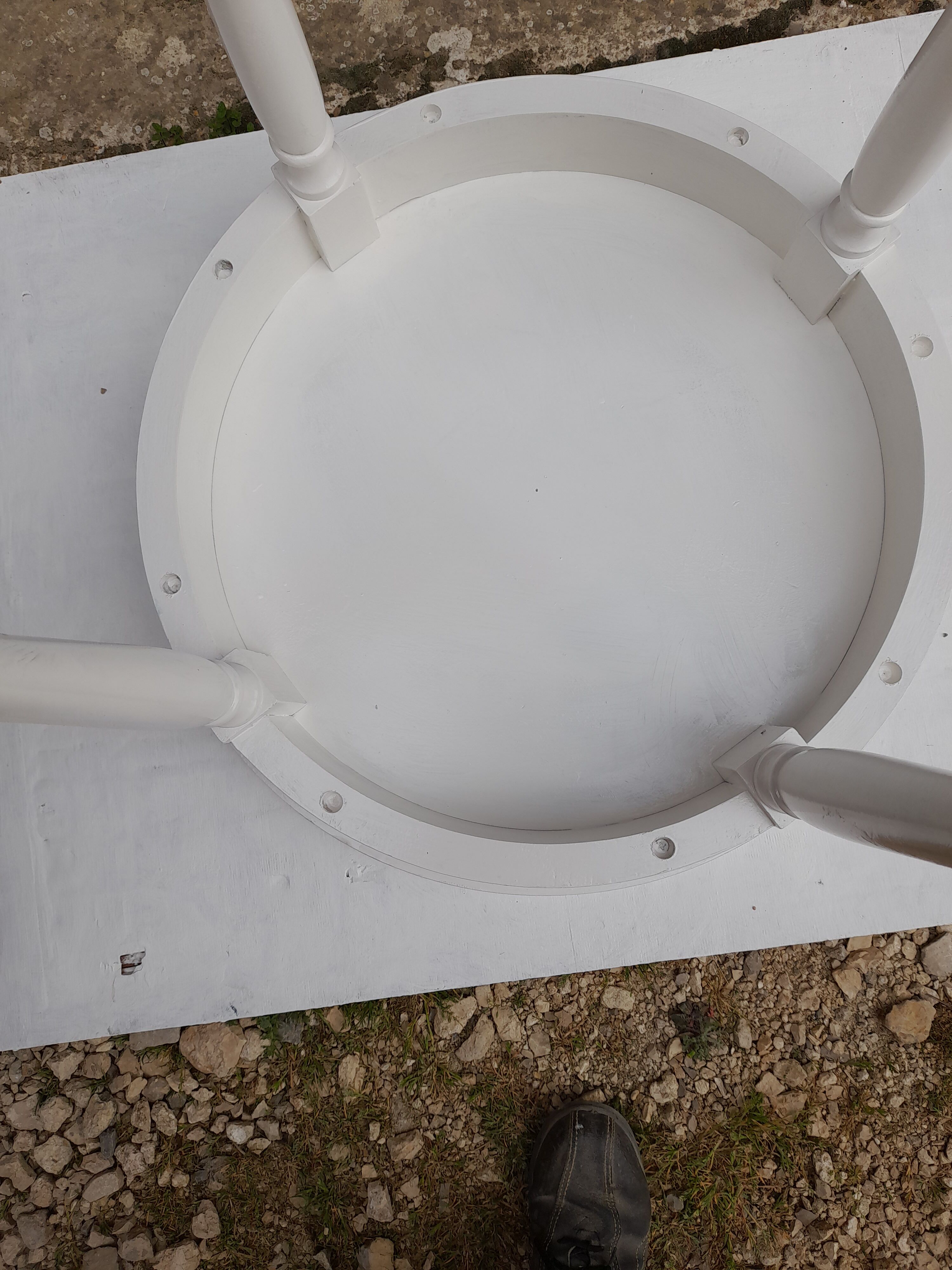 Side table in chestnut painted white