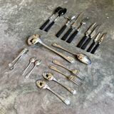 Ménagère 68 couverts en métal argenté et ébène noir avec 4 écrins en velour