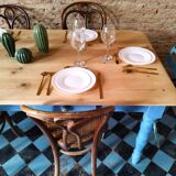 Farm table