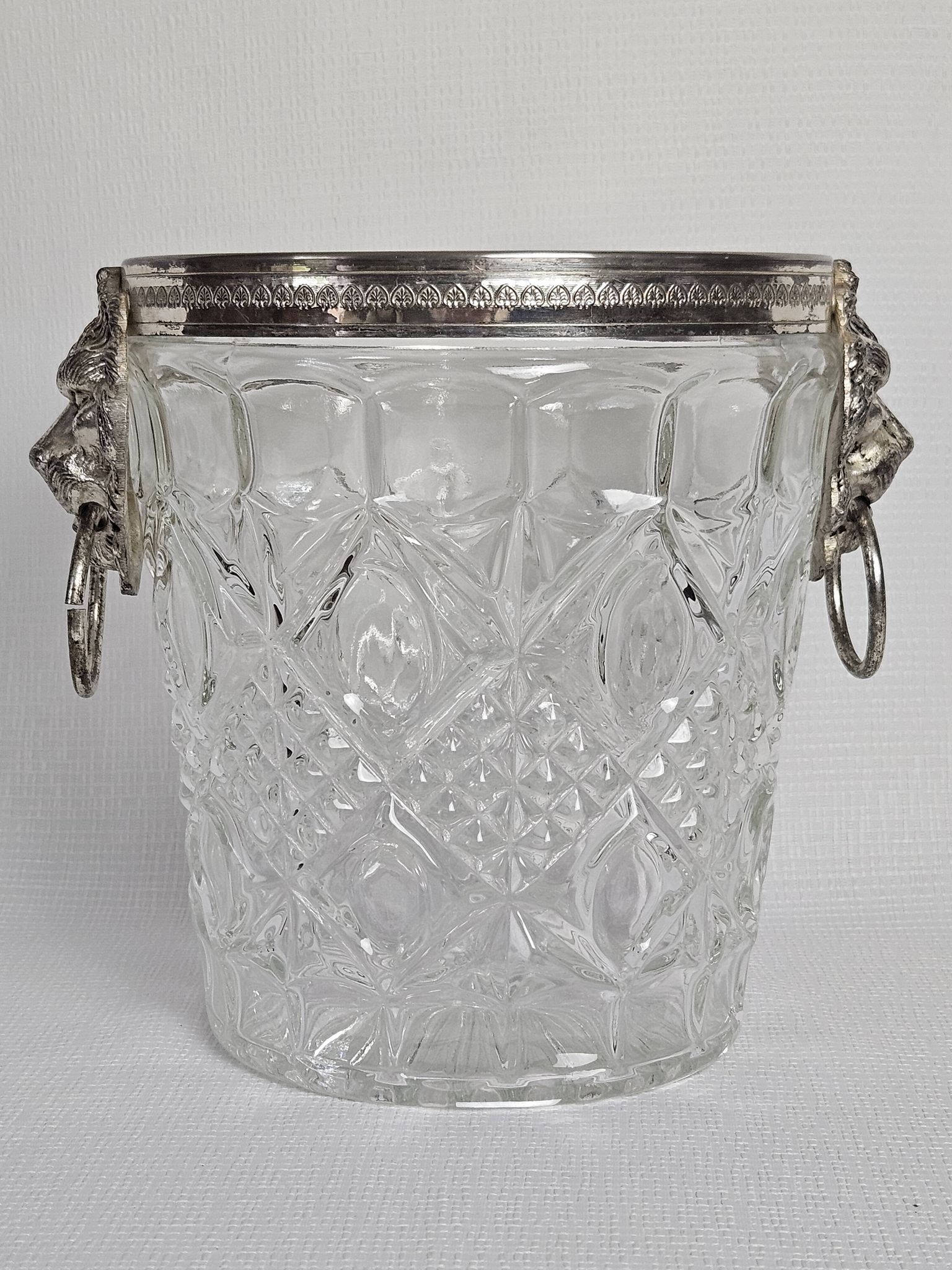 Lion head champagne bucket and its stand 20th century