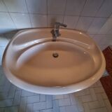 Vintage pedestal sink