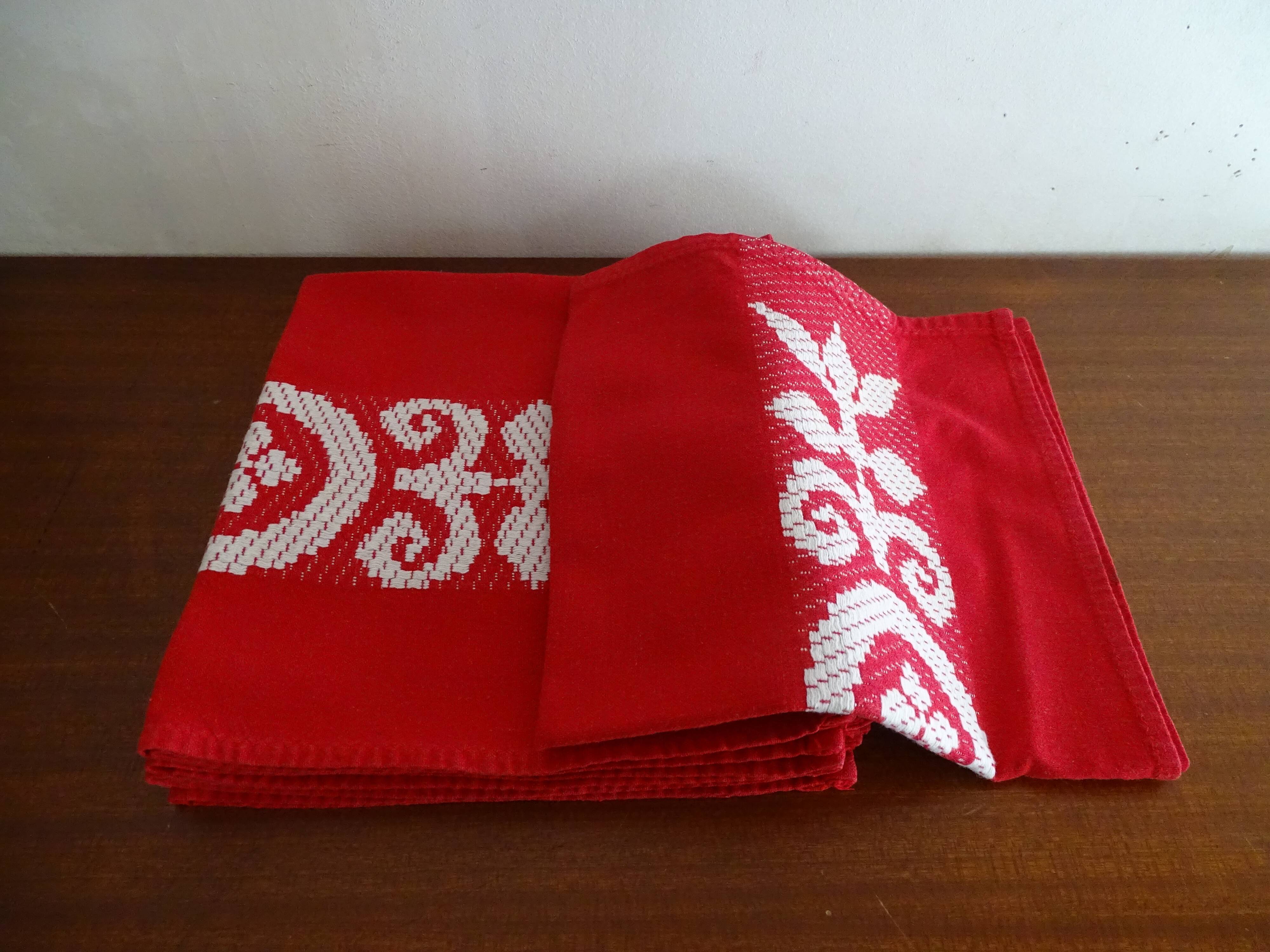 Lot 6 serviettes de table 46 x 42 rouges et blanches en coton