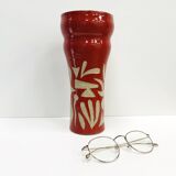 Vase Aquifère Rouge en céramique sgraffitée par le street artist Naïf