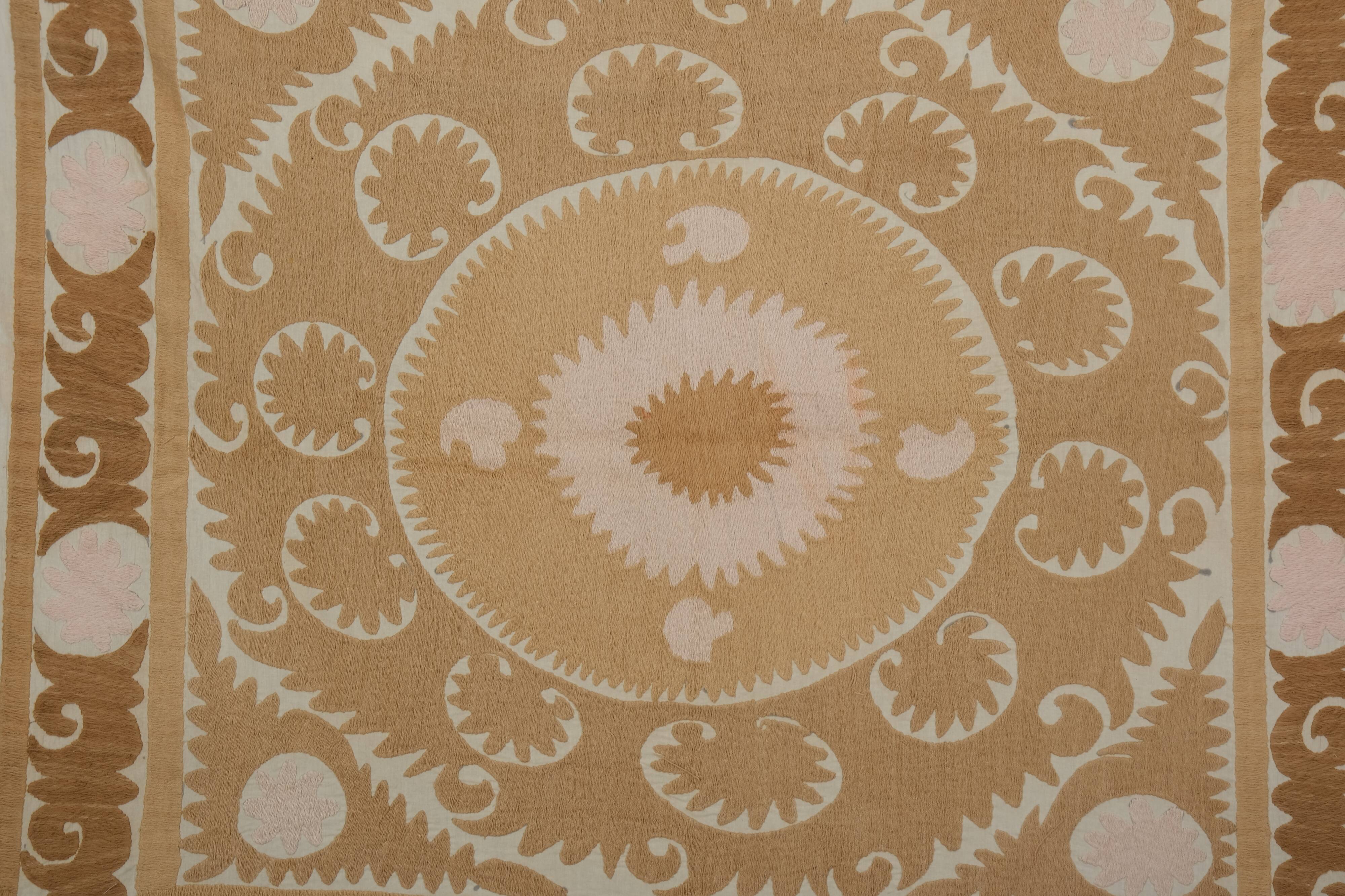 Suzani tapestry 133x137 cm