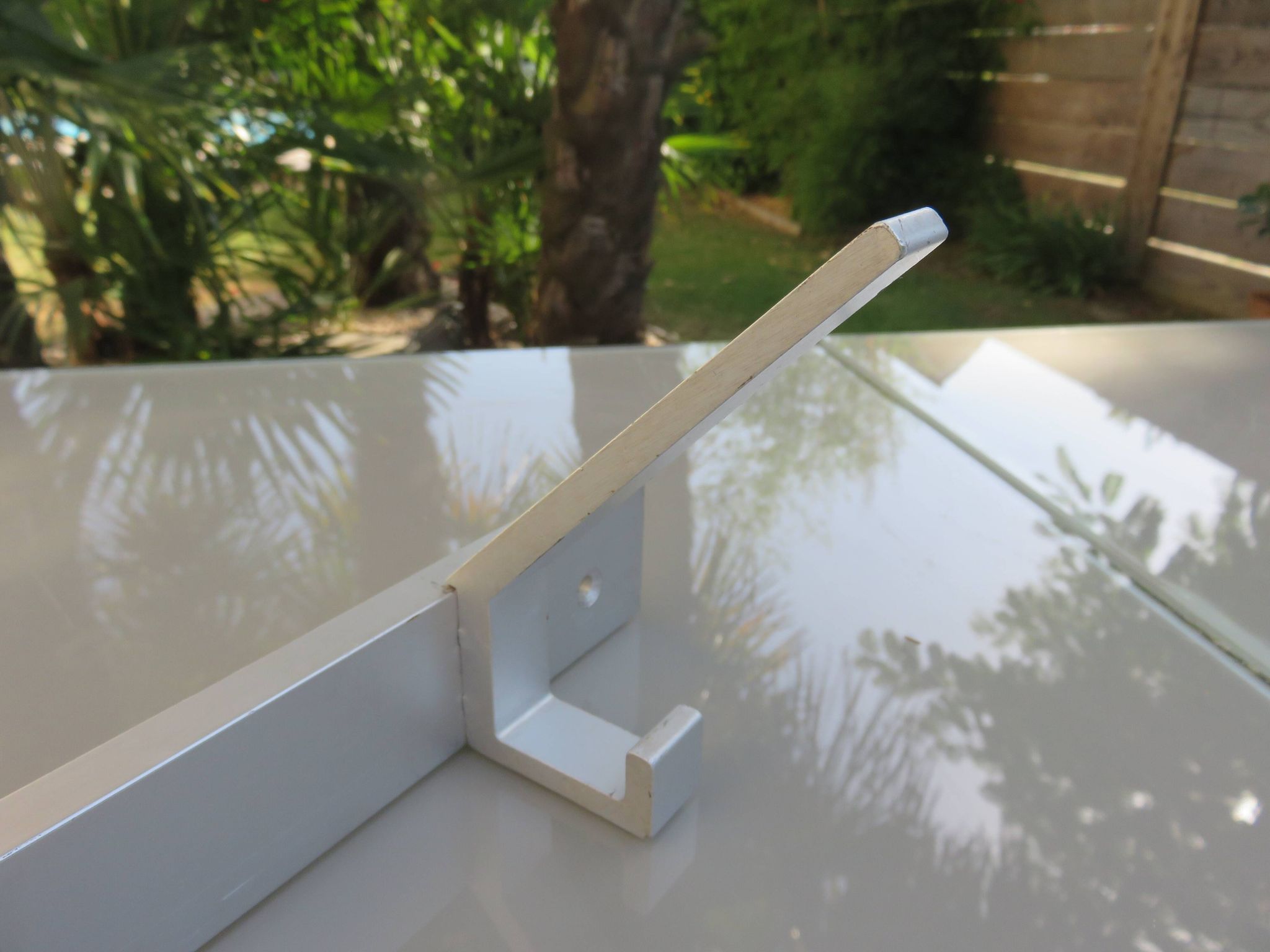 Porte manteau moderniste en aluminium années 70