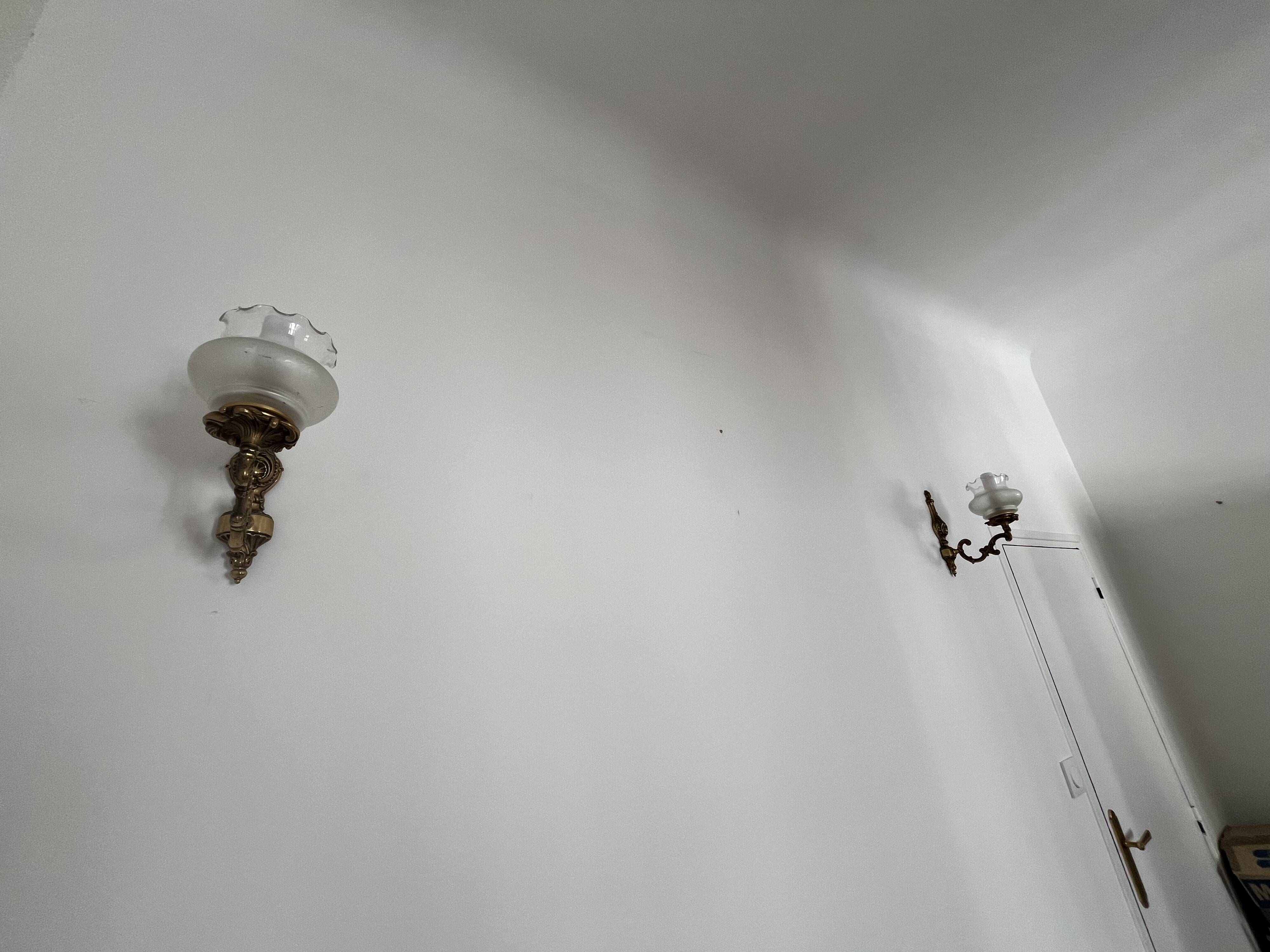 Set of 2 vintage wall sconces in brass – flickering candle effect