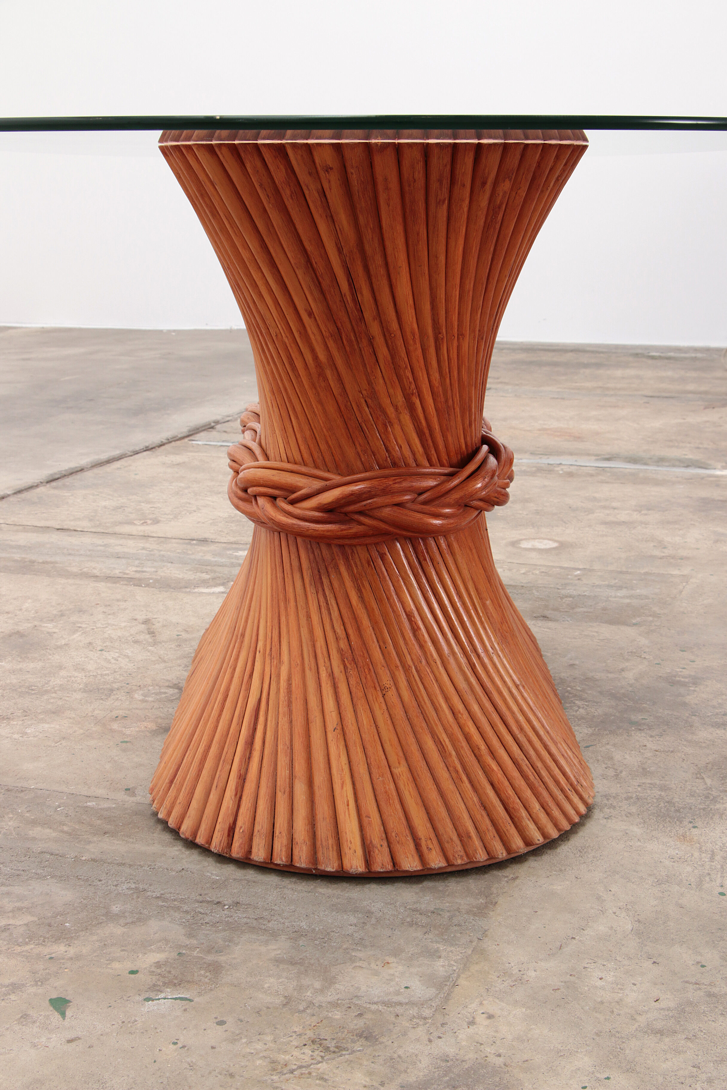 Bohemian bamboo mcguire dining table set with 6 palm leaf chairs, 1960 france.