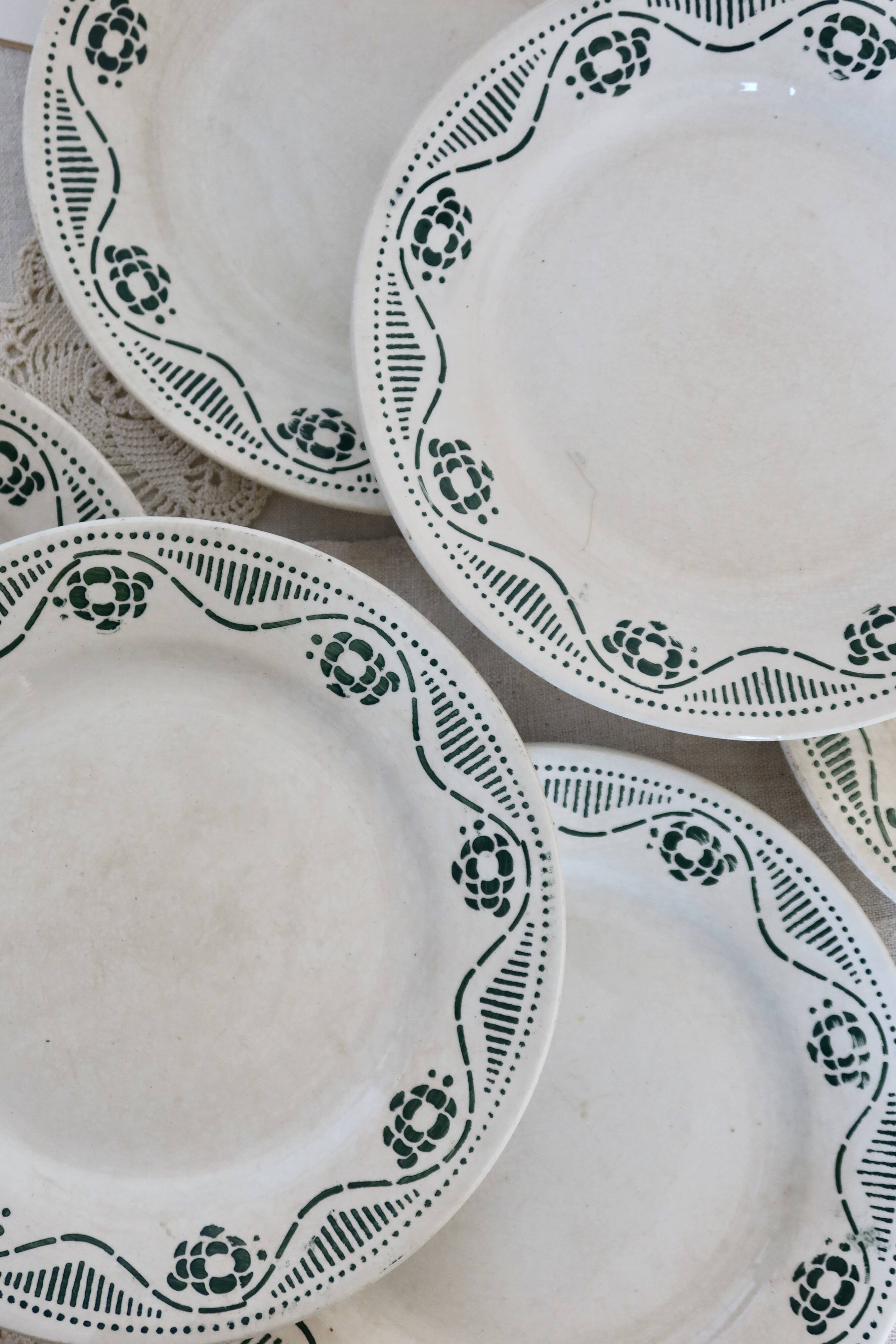 6 flat iron earth plates Nouvelles Galeries Ennegé Paris Robert model 1930s