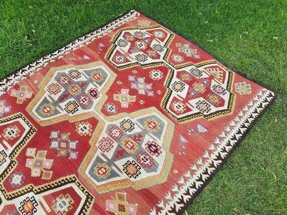 Vintage Turkish kilim, handwoven, 140x191 cm.