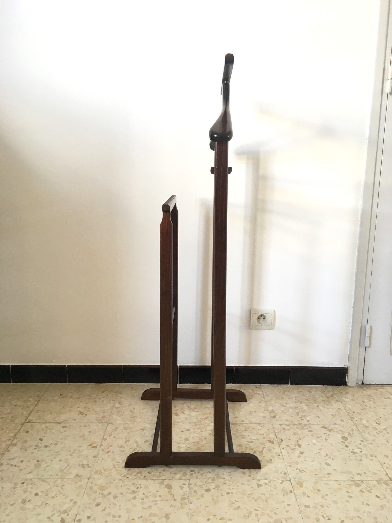 Vintage valet