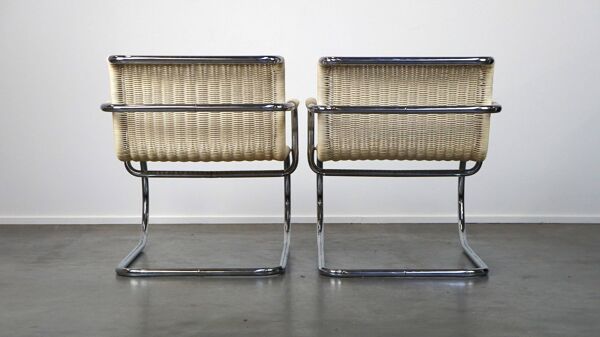 Ensemble de deux chaises design vintage de Franco Albini pour Tecta, chrome et rotin
