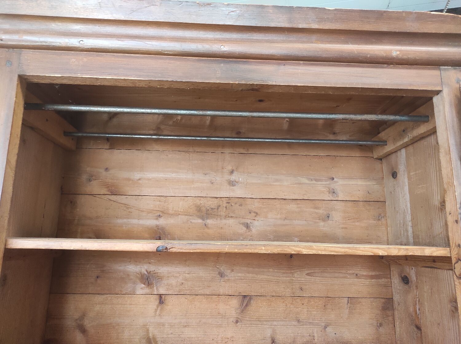 Old Parisian bitter farmhouse 1 rustic fir door with key