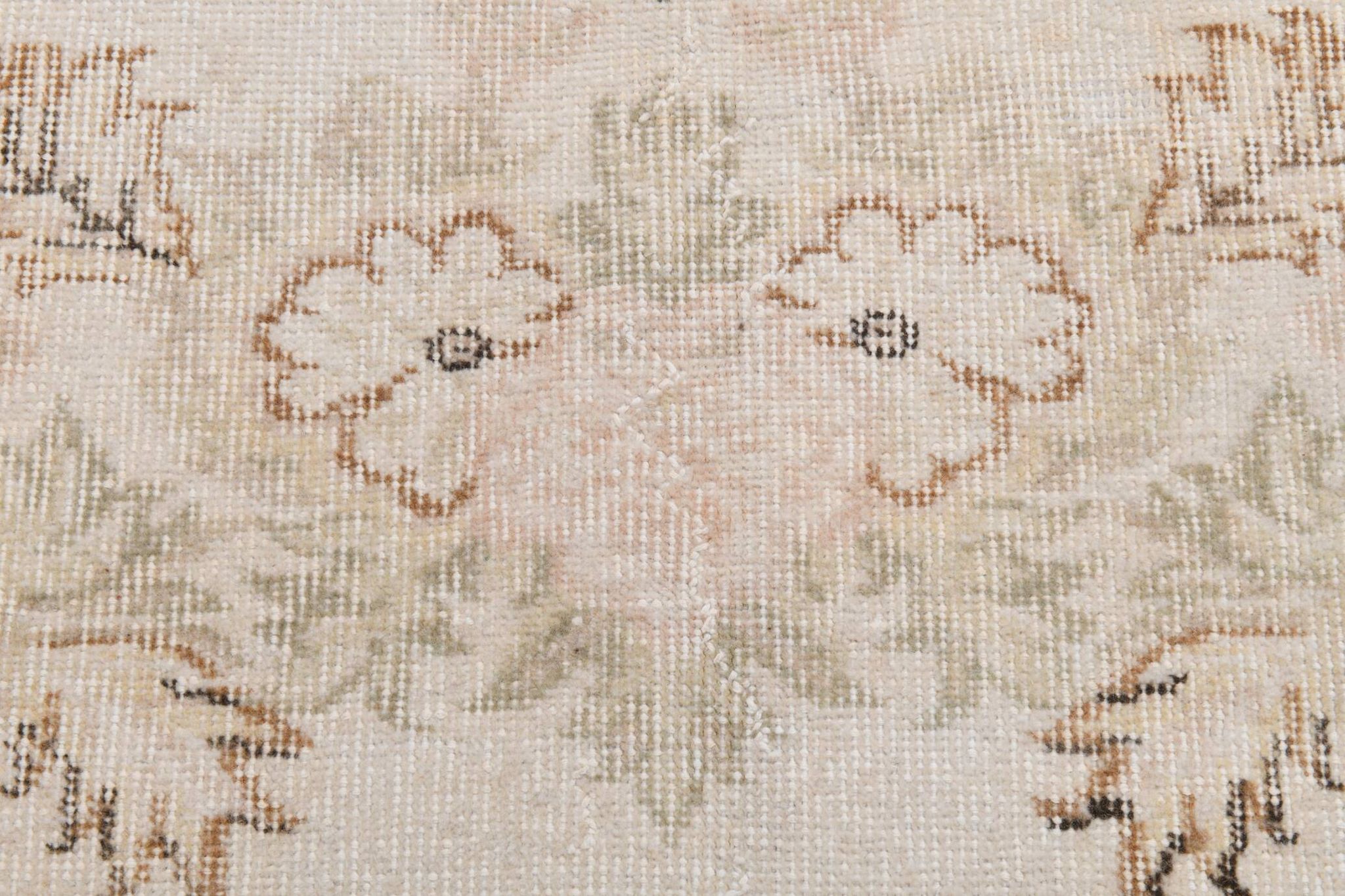 Tapis Aubusson ancien tons beiges et roses, élégant et raffiné, 209x335 Cm