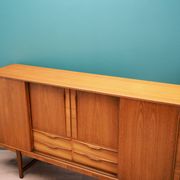 Buffet haut en teck, design danois, années 1960, production : Danemark