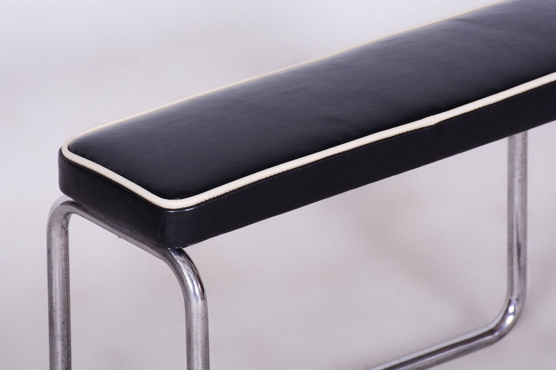 Vintage Bauhaus Stools in Chromed Steel and Italian Leather, Czech, 1930s, Set of 2