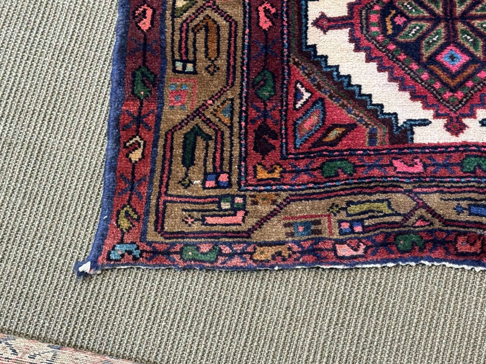 Tapis iranien en laine fait main