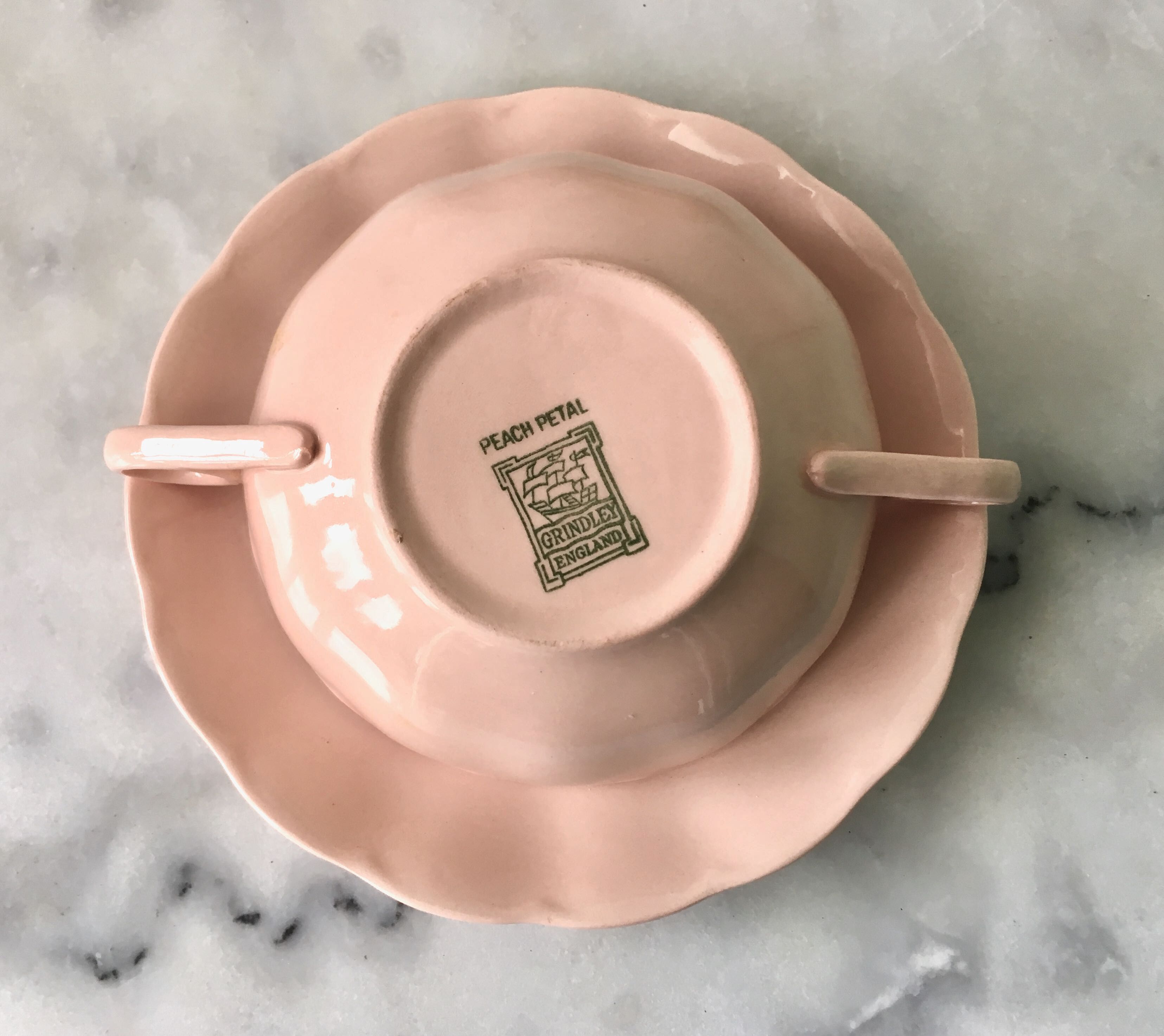 Set of 5 English handle bowls