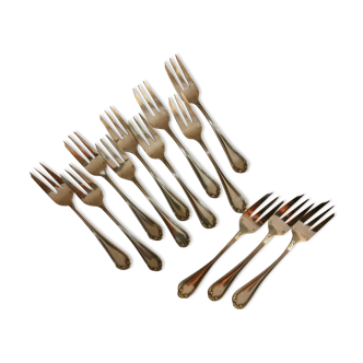 Lot 12 silver dessert forks