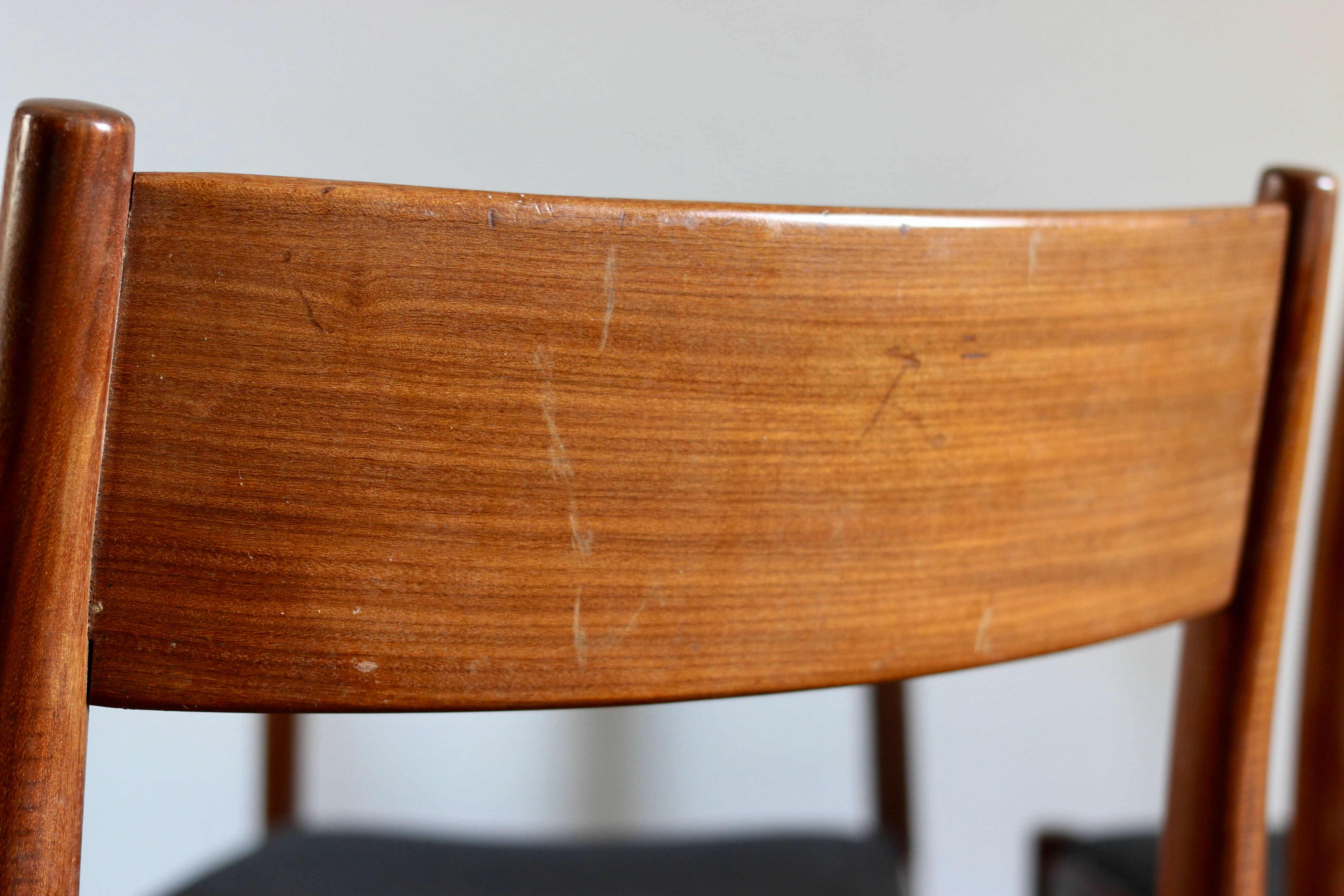 Set of 6 Scandinavian vintage teak chairs Gessef 1960
