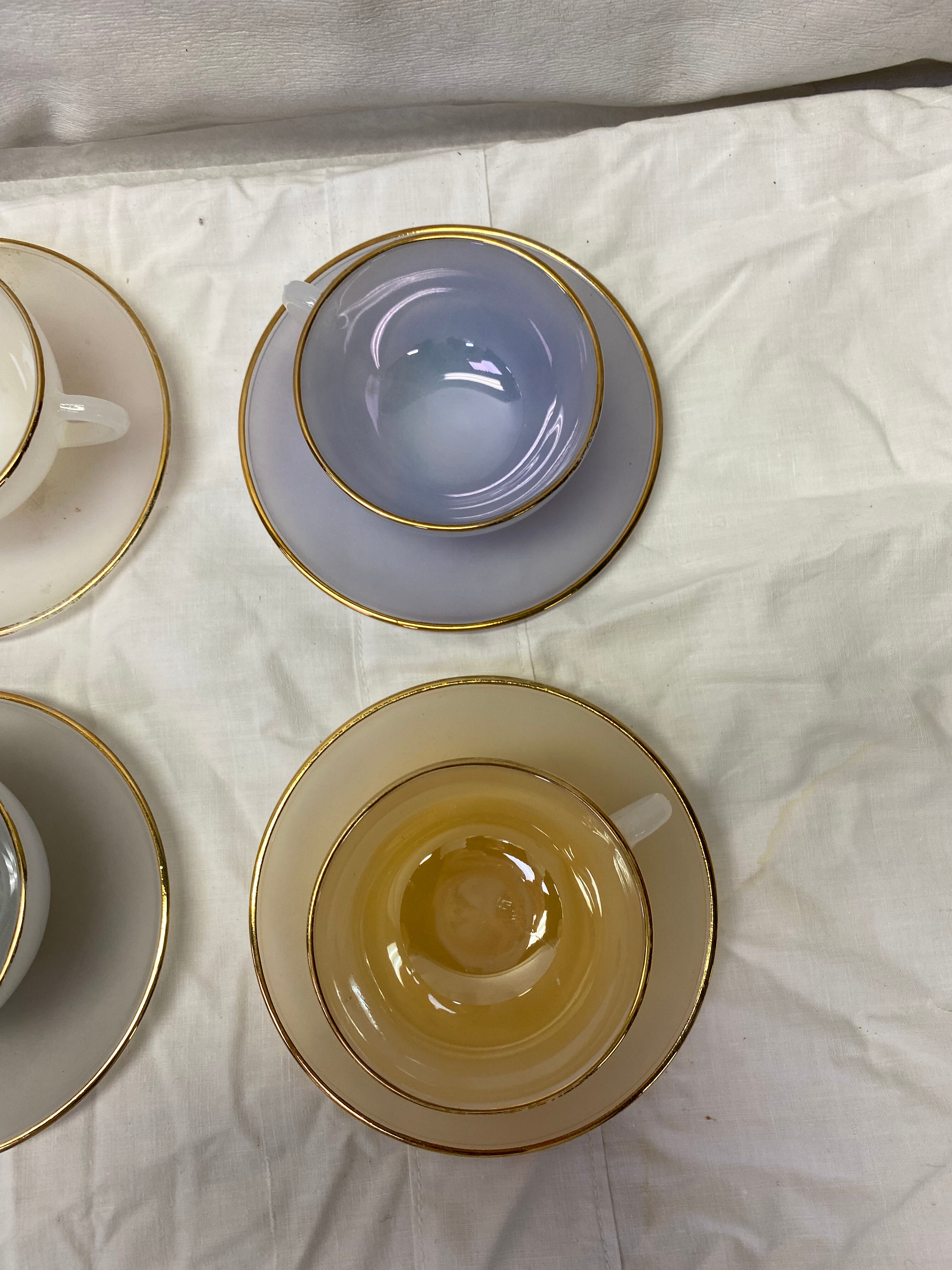 6 vintage cups in iridescent glass