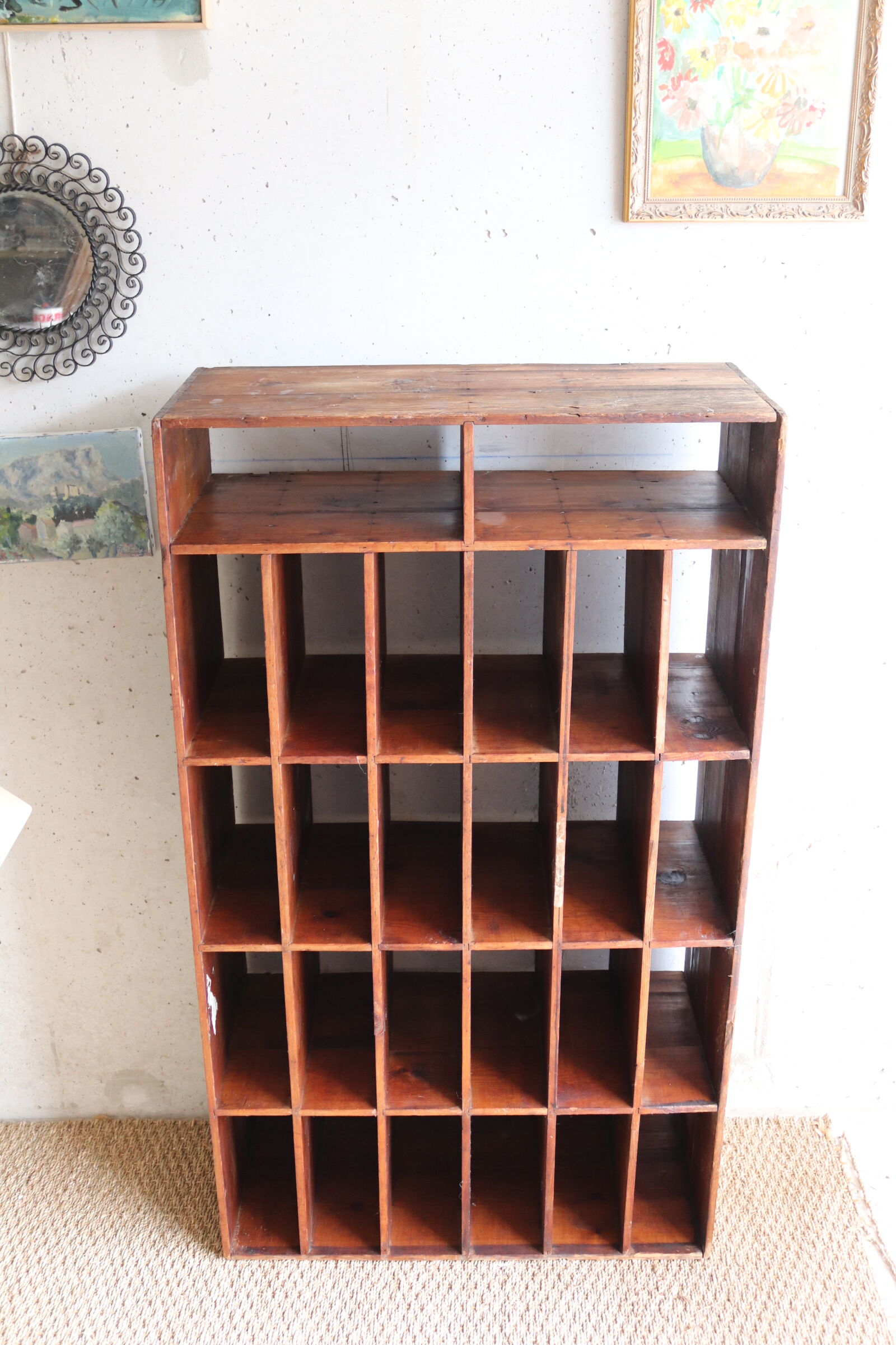Casier de tri ancien en bois
