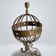 Lampe de table vintage en forme de sphère armillaire